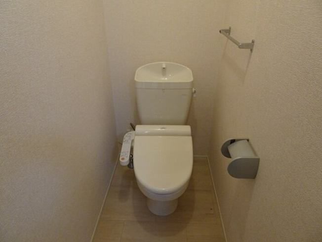 もちろん温水洗浄暖房便座です