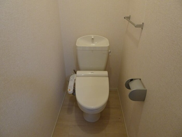 もちろん温水洗浄暖房便座です