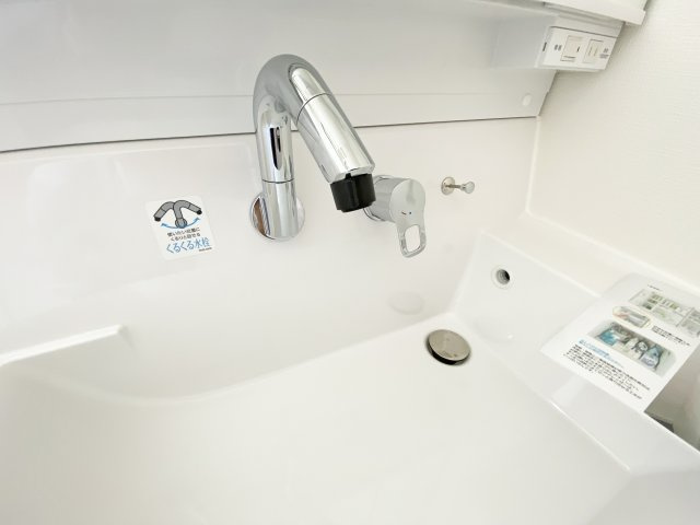 Rimoku　小倉南区下貫3丁目5期【内観：施工例】底が広く大容量で水汲みもしやすい広々ボウル。左右180度回転するので家事がしやすい
