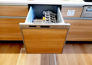 coloris　遠賀郡岡垣町南高陽1期【設備】家事の時短に欠かせない食洗器を完備しています。（施工例）