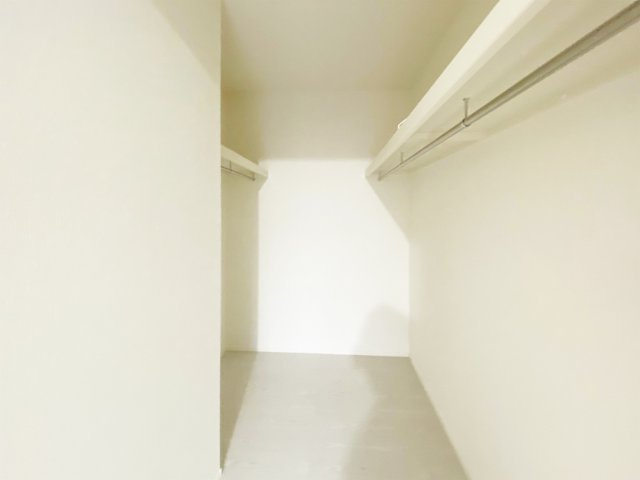 Bloom　小倉北区篠崎2丁目2期【内観：施工例】2階には大容量のW.I.Cがあり、お気に入りの洋服を綺麗に収納できます（施工例）
