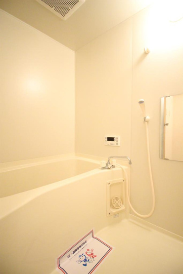 清潔感のある浴室です※写真は別部屋の写真となります。