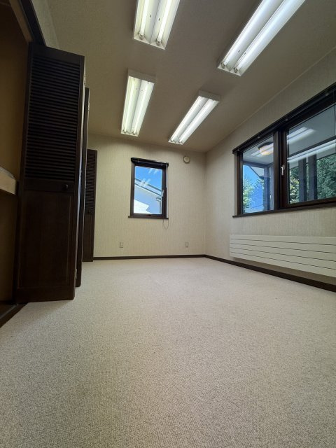 西１８条北２丁目【洋室】