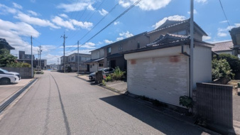 金沢市南新保町ロ【５DK 駐車2台可】【前面道路含む現地写真】
