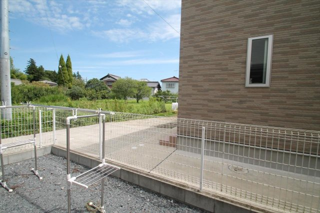 庭は砂利敷きです