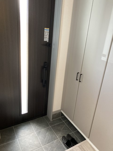 東４条南１４丁目【玄関】