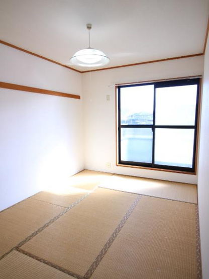 和室でごろ寝は癒しのひととき♪