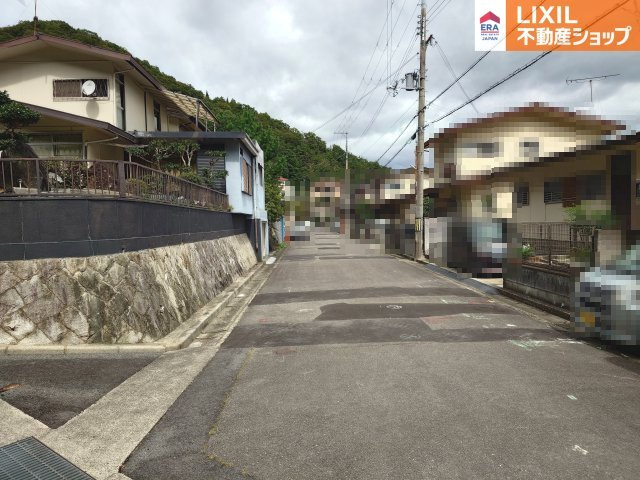 姫路市白鳥台3丁目【中古戸建】【前面道路含む現地写真】