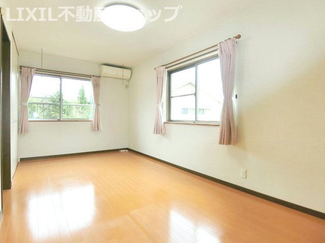 上越市大字三ツ橋の中古一戸建【内装】２階洋室♪