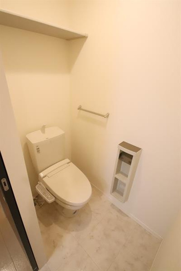 別の部屋の写真となりますので、現況優先となります。