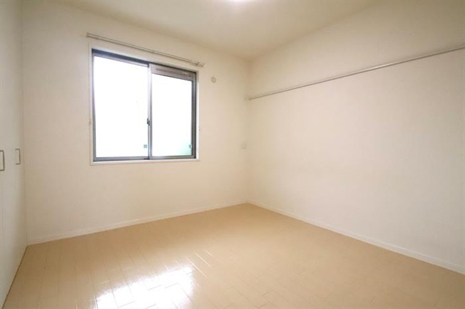 別の部屋の写真となりますので、現況優先となります。