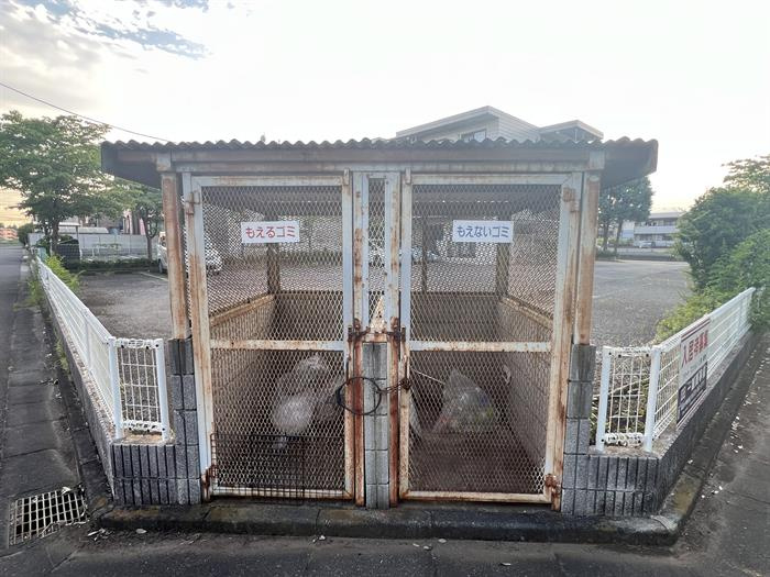 敷地内にゴミ集積場があります。