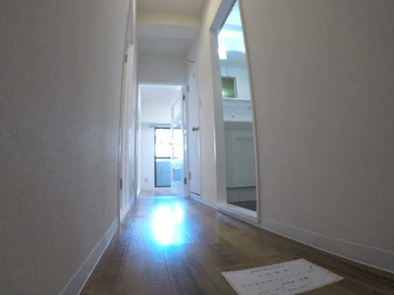 【玄関から】