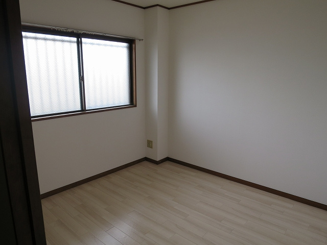 第二萬有ビル【洋室】