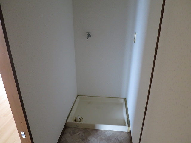 第二萬有ビル【洗面所】室内洗濯機置場