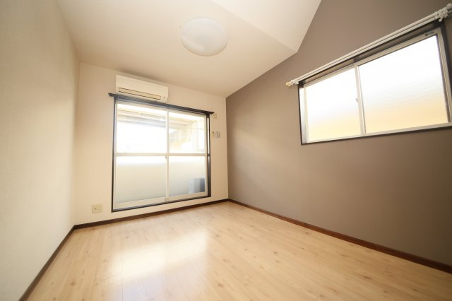 フラワーカースルＡ棟【居間・リビング】洋室（1）