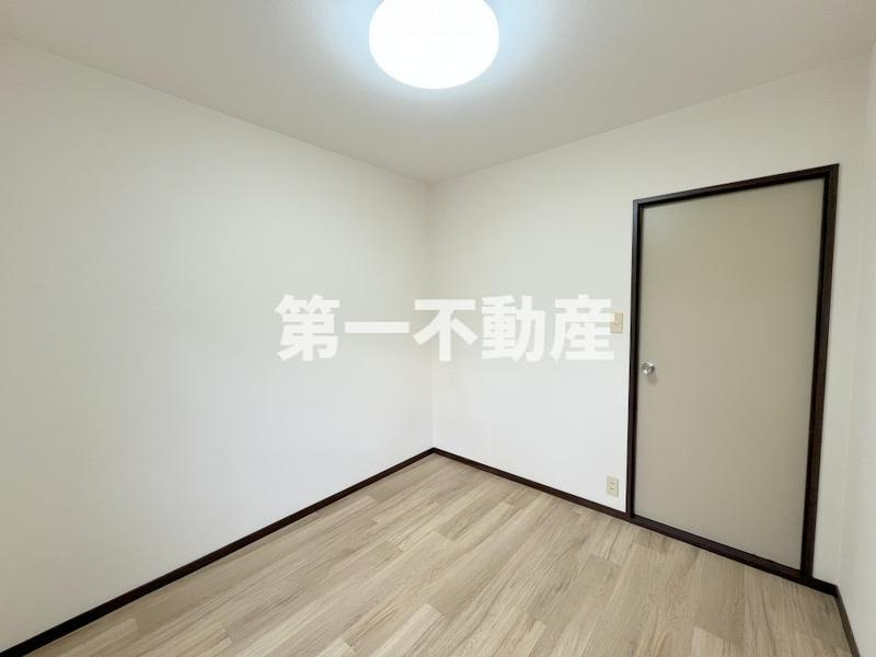 西脇市上野のアパート【洋室】