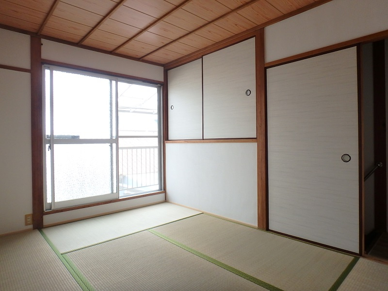 前田貸家北から２軒目【和室】2階和室。温かな和の空間で寛ぎの時間を過ごせます