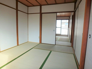 前田貸家北から２軒目【内装】和室2間続き。