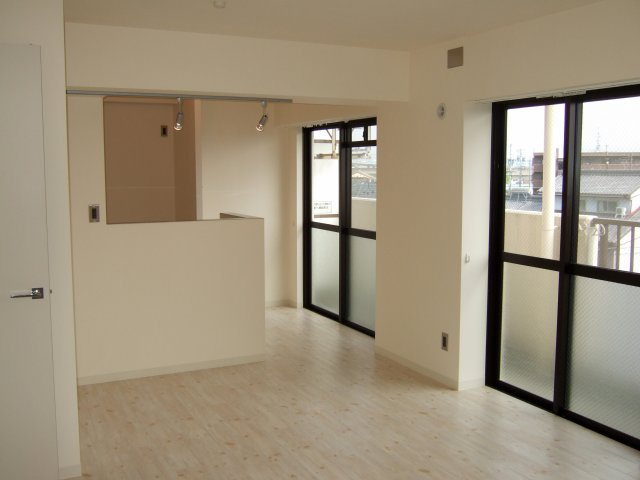 八幡マンション【居間・リビング】