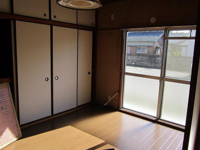 松阪市船江町のアパート【居間・リビング】