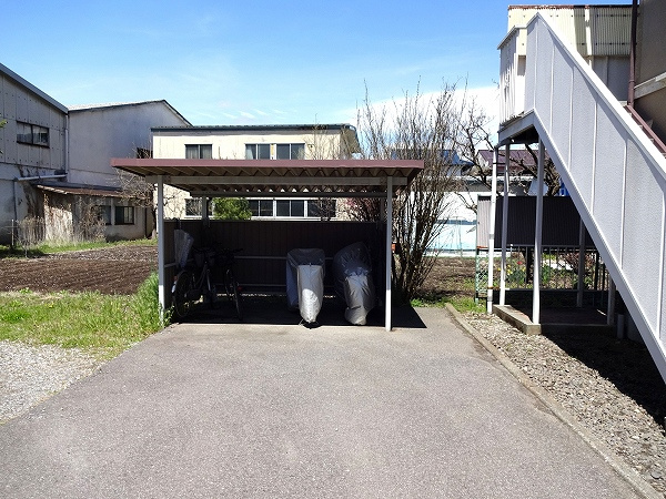 岡谷市本町３丁目のアパート【設備】駐輪場
