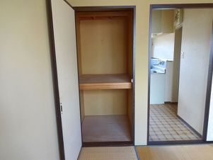 岡谷市本町３丁目のアパート【収納】和室8帖
