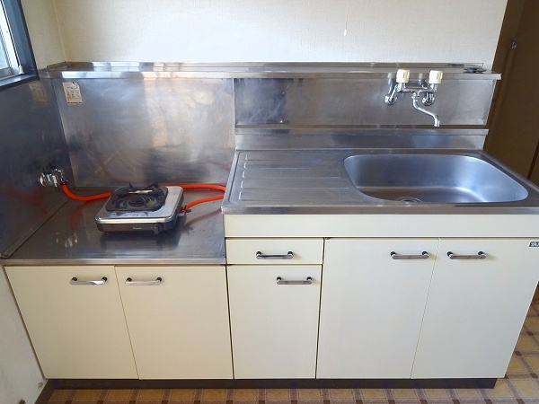 岡谷市本町３丁目のアパート【キッチン】