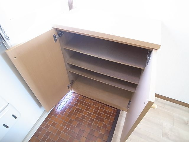 シューズボックスあります。