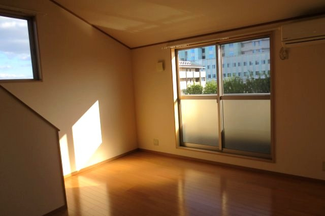 ジェニファー23【洋室】