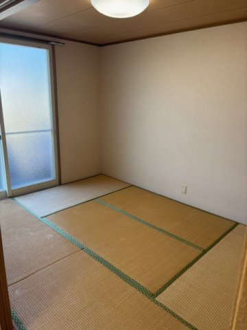 ラ・カルム【和室】畳は、次の入居者の方が決まってから表替えをします。