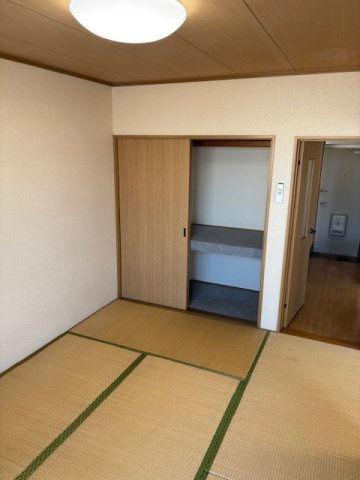 ラ・カルム【和室】畳は、次の入居者の方が決まってから表替えをします。