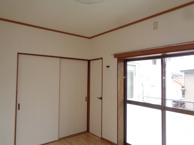 岡谷市塚間町１丁目のアパート【洋室】