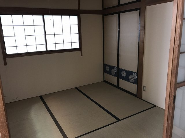 横手市前郷一番町事務所居宅【居間・リビング】