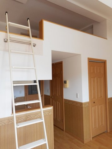 ベラ・カンパーナ【居間・リビング】