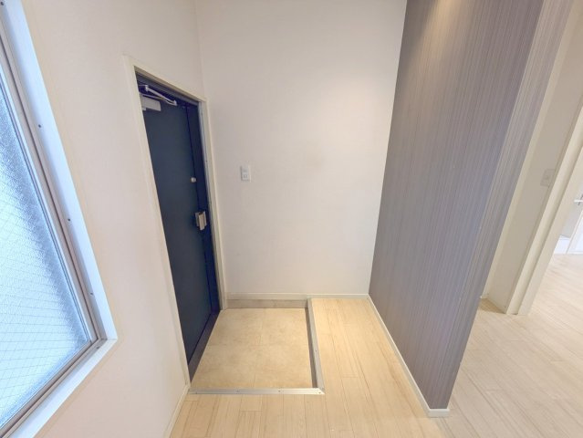 アカデミア横河原駅前【玄関】玄関からお部屋が見えないので安心です☆