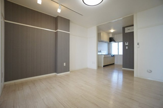 アカデミア横河原駅前【居間・リビング】CG加工前