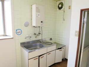 新川荘【キッチン】