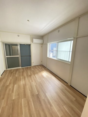 第2秋山コーポ【洋室】