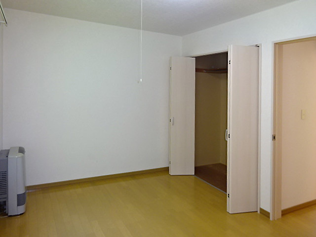 メゾントワベール【洋室】２階洋室　ガスストーブ有