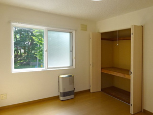 メゾントワベール【洋室】２階洋室　道路側