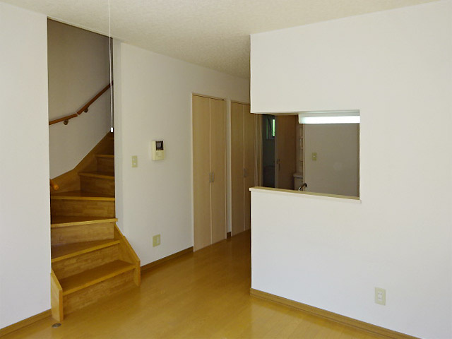 メゾントワベール【居間・リビング】戸建感覚のメゾネットタイプ　