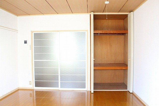 パールハイツ【洋室】