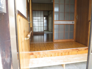 清須市新清洲３丁目の一戸建て【玄関】