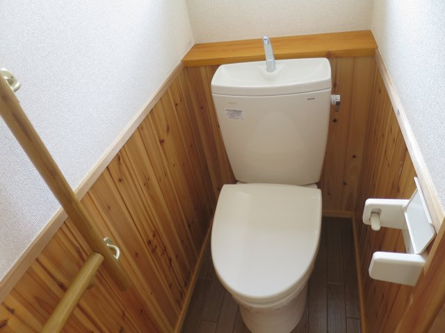 清須市新清洲３丁目の一戸建て【トイレ】