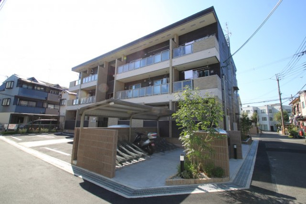 Big Road 豊中 Lixil不動産ショップのera不動産online