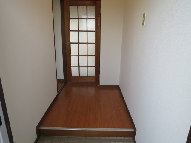 第二萬有ビル【玄関】