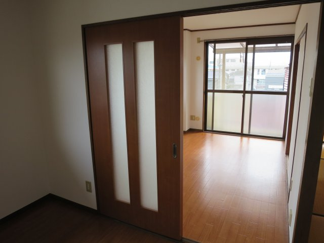 第二萬有ビル【洋室】