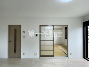 西脇市黒田庄町黒田のアパート【居間・リビング】