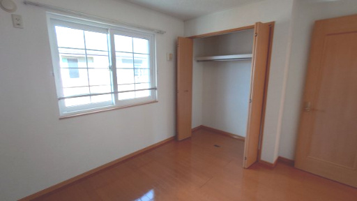 フォーシーズンズC棟【洋室】